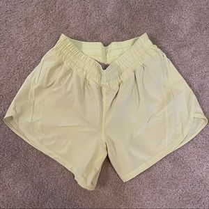 Lululemon Mid Rise Track that 5”